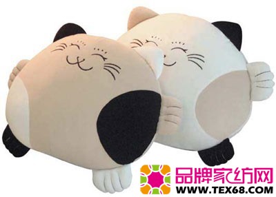 搞怪抱枕飾品也要玩時(shí)尚