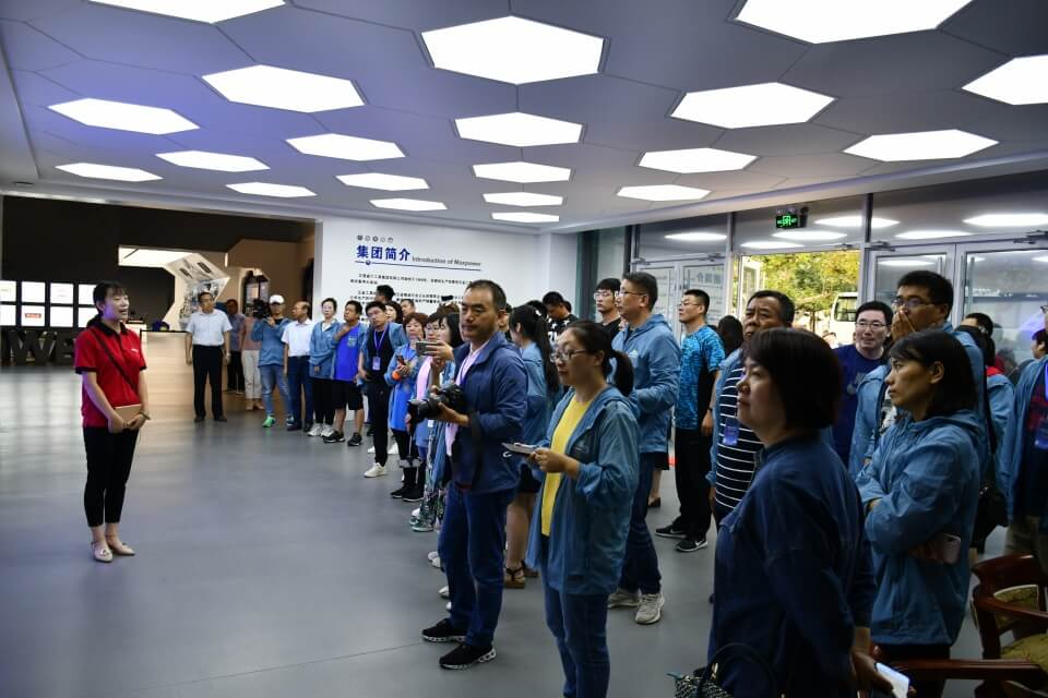 "全國百名主播、記者融媒體聯(lián)合采訪團”走進威力工具