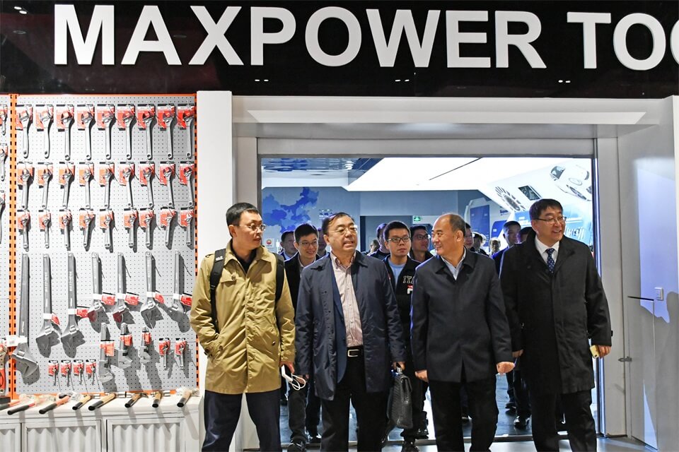 全國工具五金標(biāo)準(zhǔn)化分技術(shù)委員會換屆大會在威力集團(tuán)舉行(圖16) 全國工具五金標(biāo)準(zhǔn)化分技術(shù)委員會換屆大會在威力集團(tuán)舉行(圖16)