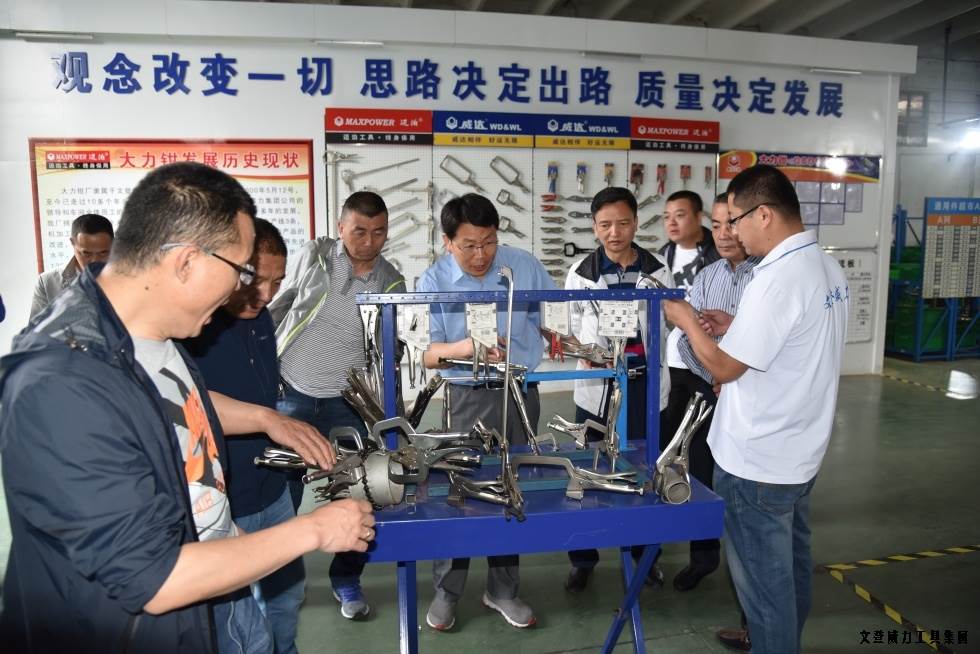 甘肅、青海優(yōu)秀經(jīng)銷(xiāo)商蒞臨威力集團(tuán)參觀考察(圖4)