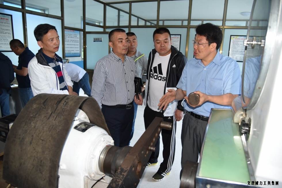 甘肅、青海優(yōu)秀經(jīng)銷(xiāo)商蒞臨威力集團(tuán)參觀考察(圖5)