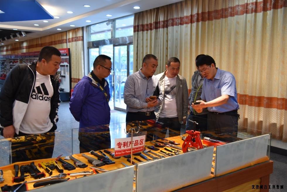 甘肅、青海優(yōu)秀經(jīng)銷(xiāo)商蒞臨威力集團(tuán)參觀考察(圖8)