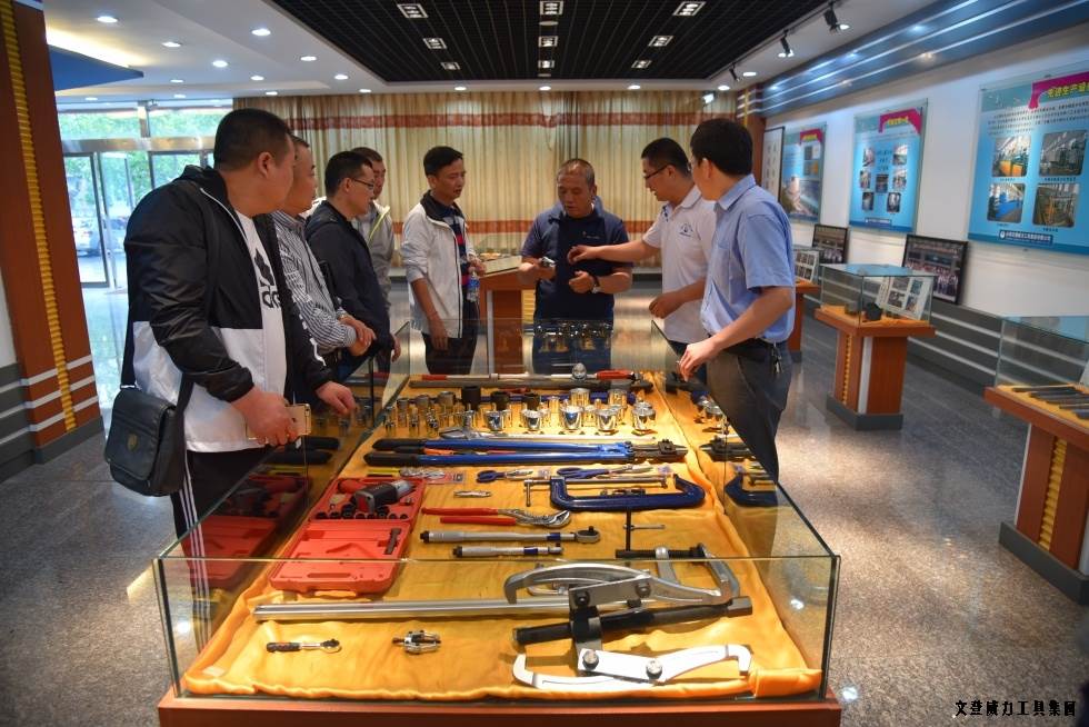 甘肅、青海優(yōu)秀經(jīng)銷(xiāo)商蒞臨威力集團(tuán)參觀考察(圖9)