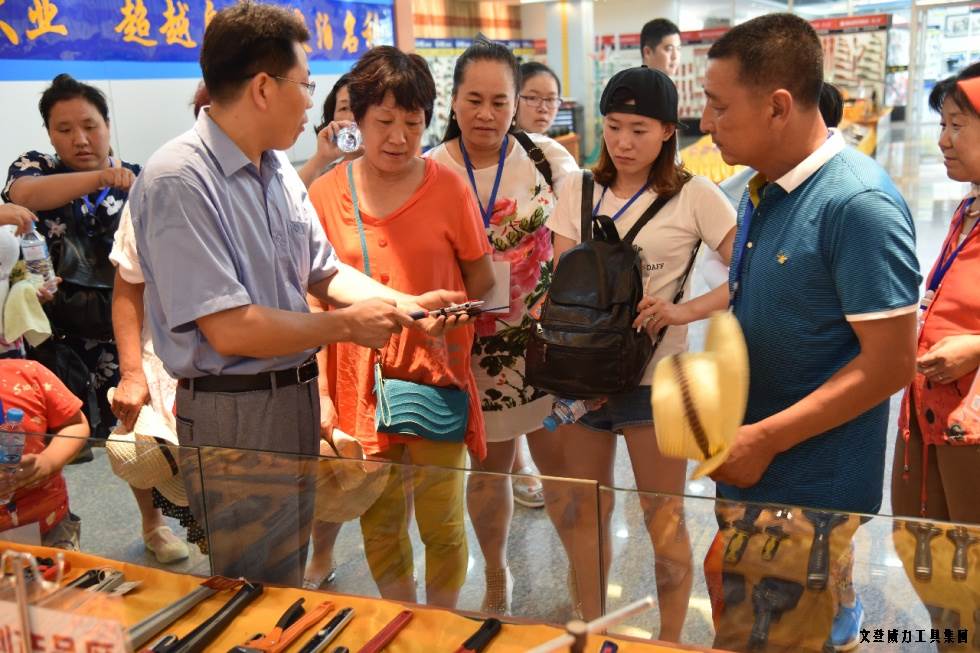 祥鴻物資公司經(jīng)銷(xiāo)商參觀威力集團(tuán)(圖10)