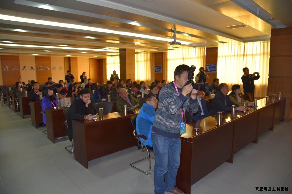 山東網(wǎng)記者采訪團(tuán)_17.JPG “工匠精神 山東制造”全媒體采訪團(tuán)蒞臨威力工具(圖14)